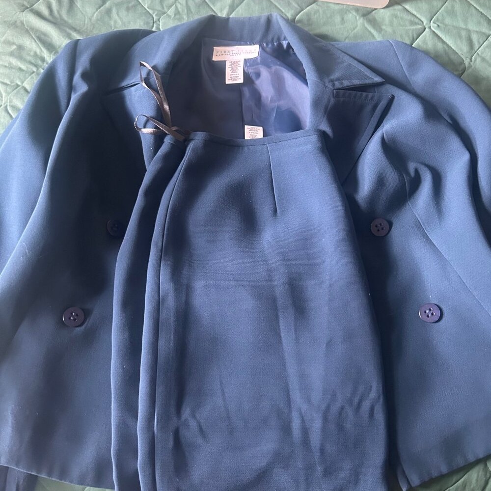 First Issue by Liz Claiborne Womens Blue Suit Size 12. Excellent condition